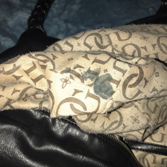 Large Guess hobo purse - Picture 5 of 5